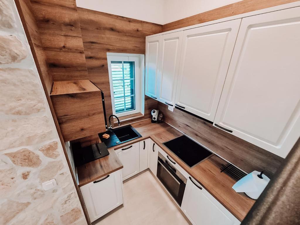 Stone House Jezera Apartment ภายนอก รูปภาพ